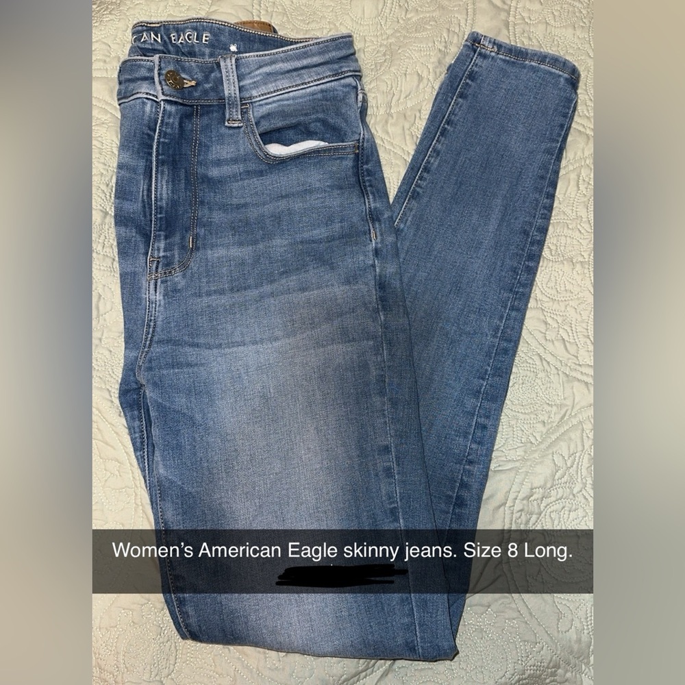 Women's American Eagle skinny jeans. Size 8 Long.